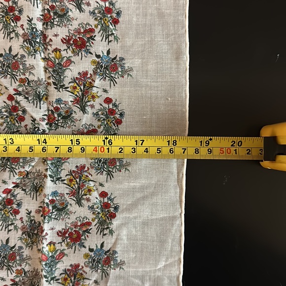 GUCCI Women Floral Scarf Handkerchief Vintage Rolled Hem NWT & Envelope - Picture 7 of 11